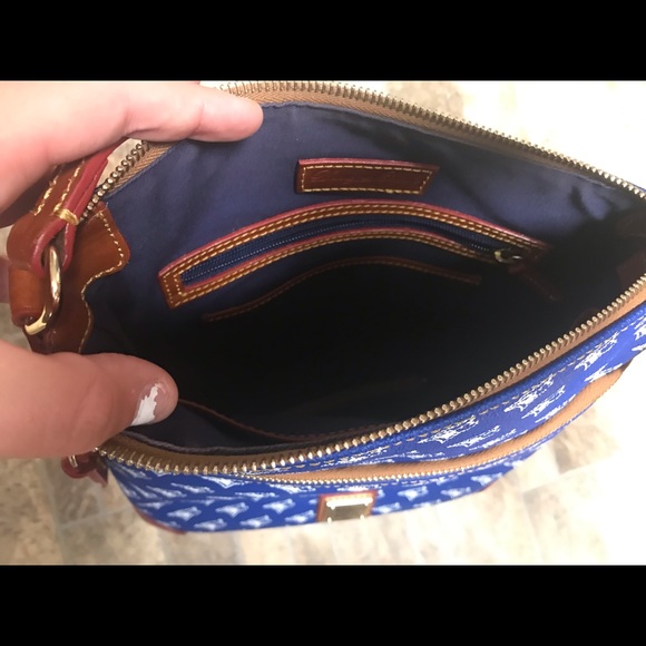 Dooney And Bourke MLB purse - Picture 3 of 5